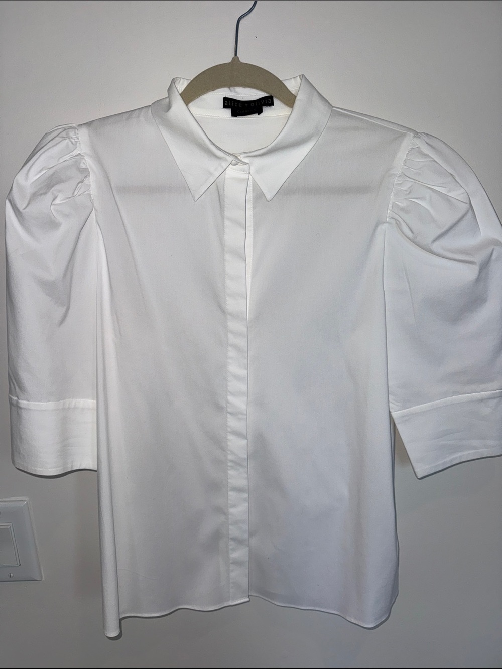 Alice + Olivia White Puff Sleeve Button-Front Shirt
